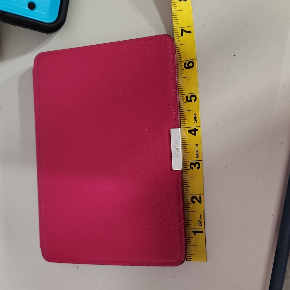 Kindle Case Textured Raspberry Color Magnetic Closure - Picture 7 of 8